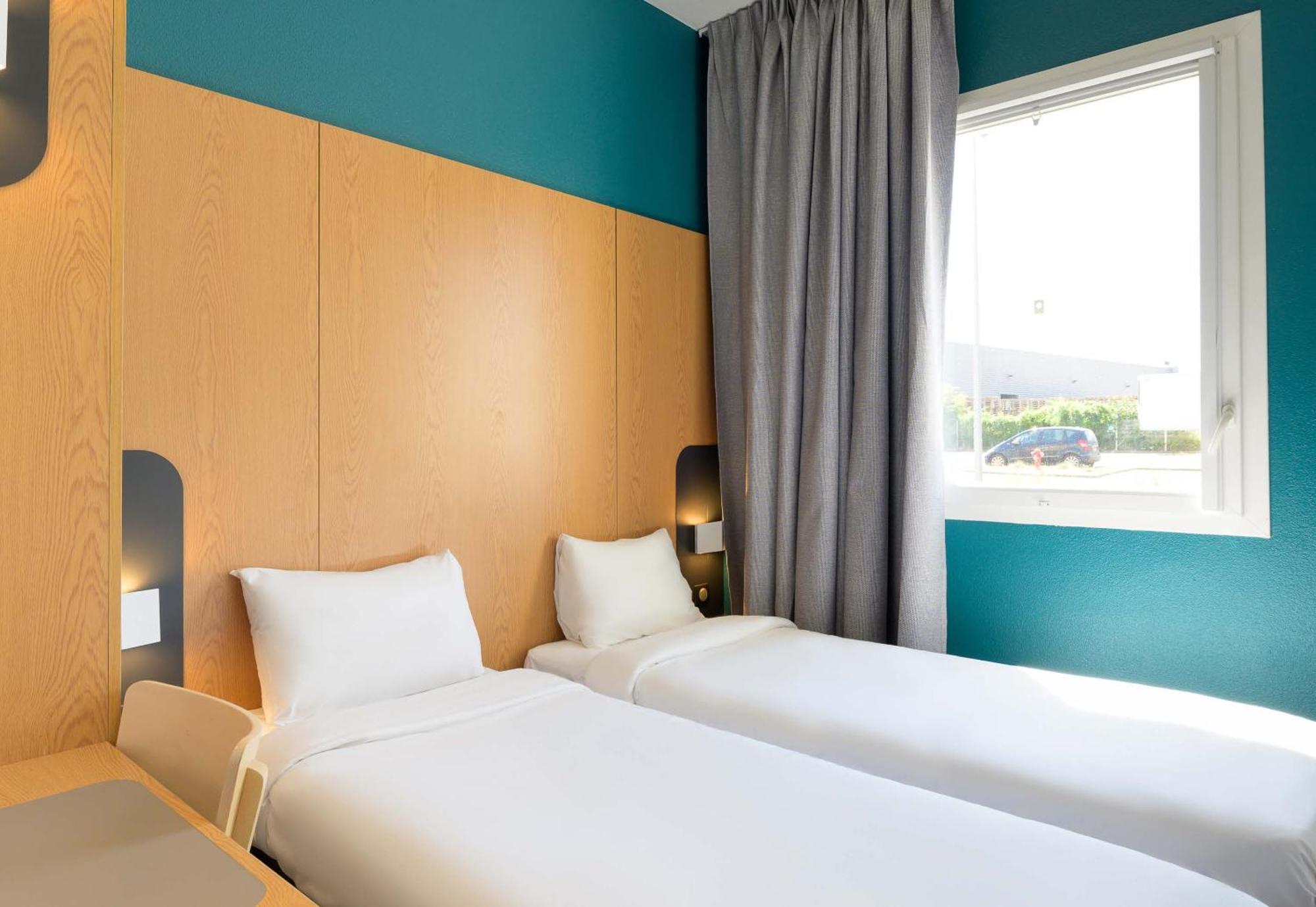 Hotel Lieusaint Carre Senart 2*